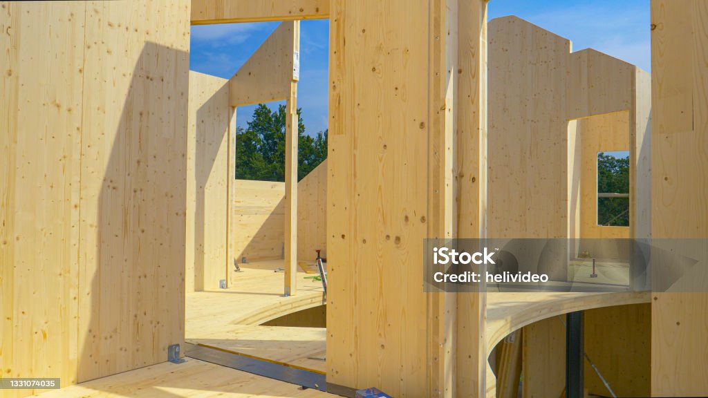 Structură din lemn lamelar Glulam